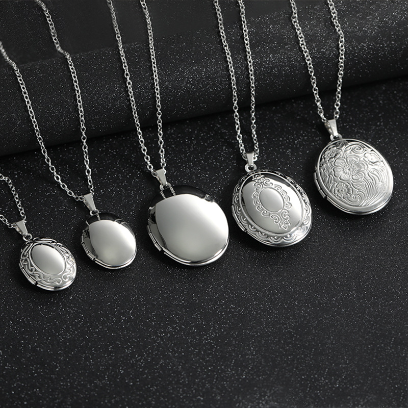 Heart Locket Necklace Photo - Kalung liontin oval persegi berwarna perak