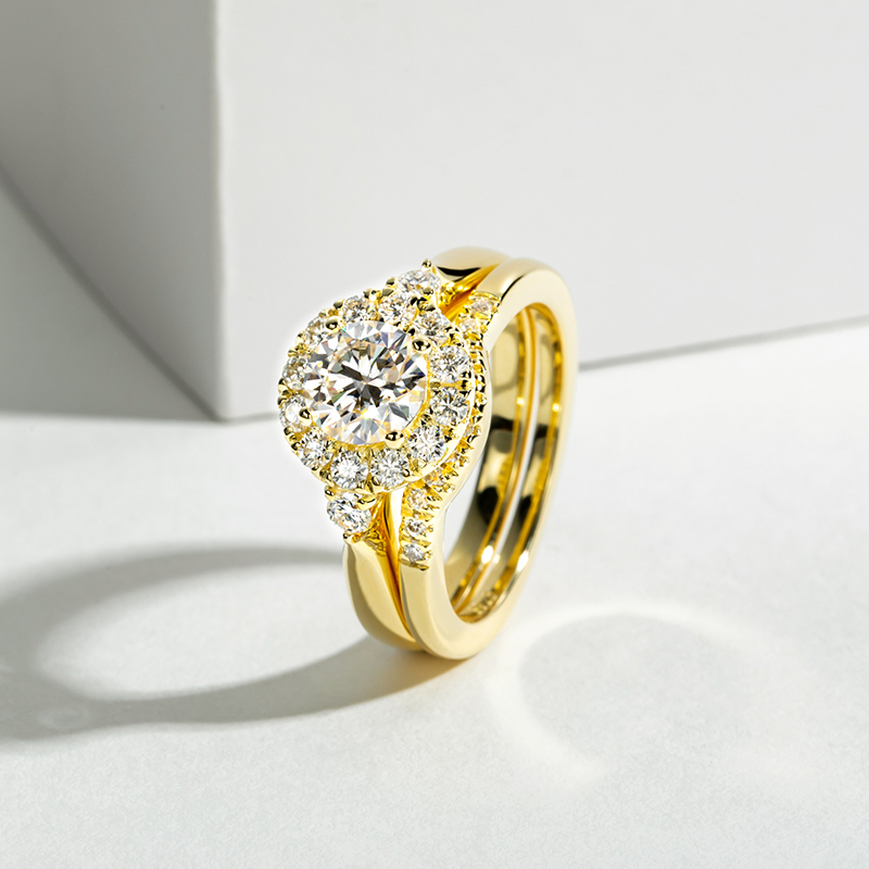 Set Cincin Emas Pertunangan Un - Moissanite Engagement Ring 1 Carat ulasan dan harga